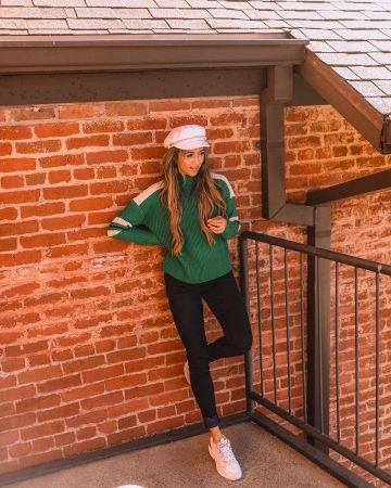 Speedway Sweater Emerald of Jyo en la cuenta de Instagram @jyo_shankar