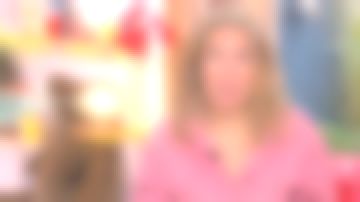 La VESTE rose de Agathe Lecaron dans La maison des maternelles