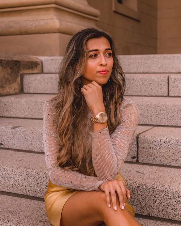 Nude Mesh Sheer Top de Jyo en la cuenta de Instagram @jyo_shankar