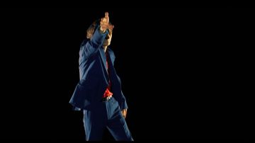 Blazer de solapa ancha azul nacido por Suga en BTS (Bulletproof Youth) 'Boy With Luv for Little Things feat. MV oficial de Halsey