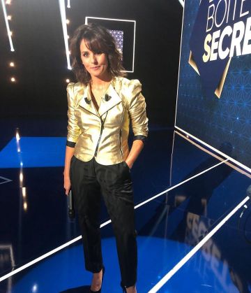 Le pantalon crop droit en laine de Faustine Bollaert sur le compte Instagram de @faustinebollaert