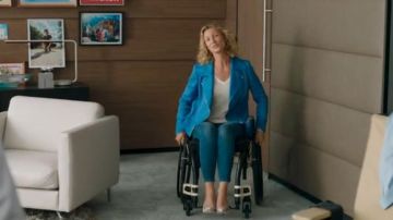 Perfecto bleu of Florence (Alexandra Lamy) Throughout the world standing