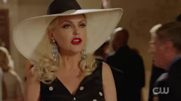 Dolce & Gabbana Robe à Pois, porté par Alexis Carrington (Elaine Hendrix) dans Dynastie (S03E10)