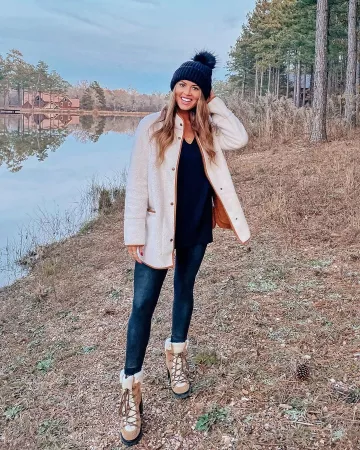 Sherpa Couche de Whitney Graham sur l'Instagram account @whitswhims