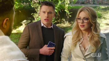 Blanc Manteau de Cuir de Fallon Carrington (Elizabeth Gillies) dans Dynastie (S03E10)
