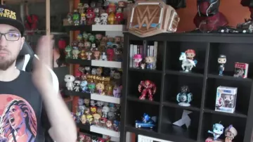 ¡El funko pop de Darth Vader y Tie Fighter de LinksTheSun en Royal Rumble Predictions 2020 y Worlds Collide!