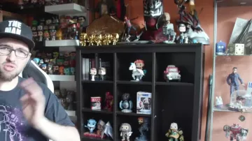 El funko pop de Edward en Crepúsculo de LinksTheSun en predicciones de TLC: mesas, escaleras, sillas 2019