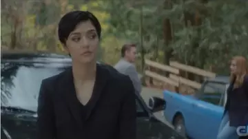 Black Blazer worn by Lisbeth (Katie Findlay) in Nancy Drew Season 1 Episode 11