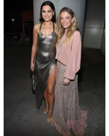 Fannie schiavoni Argent Asymétrique Robe de Jessie J sur l'Instagram account @jessiej 26 janvier 2020