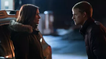 Parka marron de Holly Burns (Julia Roberts) dans Ben está de vuelta