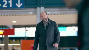 Trench coat waterproof black Michel Barré syndrome (Kad Merad) in The Blankie