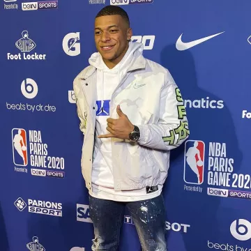 The white jacket Nike worn by Kylian Mbappé on a post-Instagram