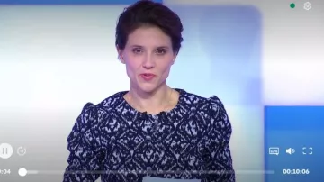 La veste col rond zippée en jacquard Bleu de Mélanie Taravant dans C à dire le 27.01.2020