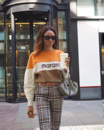 Cig­a­rette Trousers of Lorna on the Instagram account @symphonyofsilk
