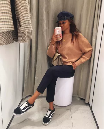 Sneakers Black of Lorna en la cuenta de Instagram @symphonyofsilk