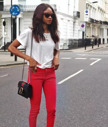 Skin­ny Pants Red of Lorna on the Instagram account @symphonyofsilk