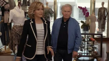 White trim blazer worn by Grace Hanson (Jane Fonda) in Grace and Frankie (S03E09)