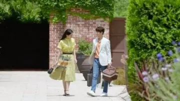 Jaune Pointes, des Jupes portées par Lee Yeon Seo (Shin Hye-sun) dans l'Ange de la Dernière Mission: l'Amour de l'Épisode 13