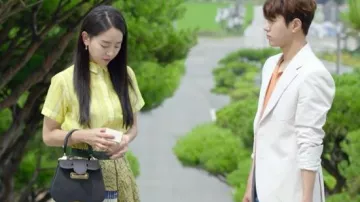 Black Leather Shoulder Bag worn by Lee Yeon Seo (Shin Hye-sun) in Angel's Last Mission: Love  Episode 13
