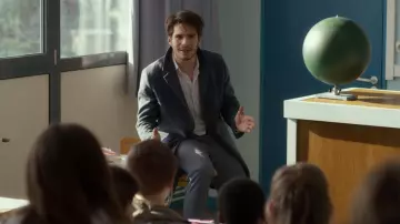 Jacket grey of Raphael Ramisse / Zoltan (François Civil) in My Unknown