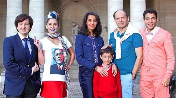 Polo azul de Stanislas de Chazelle (Denis Podalydès) en Neuilly su madre, su madre!
