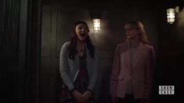 Vestido estampado de pañuelo usado por Nia Nal (Nicole Maines) en Supergirl Temporada 5 Episodio 11