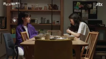 Funk Track Top worn by Im Jin Joo (Chun Woo-Hee) in Be Melodramatic  Episode 3