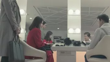 Red Wide Leg Pants worn by Ji Soo-hyun (Han Ye-seul) in Big Issue  Episode 5
