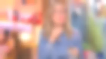 La Chemise, denim brodé de Agathe Lecaron dans La maison des maternelles