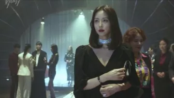 Black V Neck Draped Dress worn by Ji Soo-hyun (Han Ye-seul) in Big Issue  Episode 7