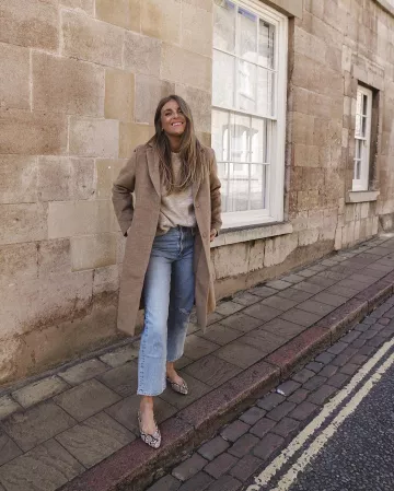 Snakes­ki Point­ed Pumps of Sinead on the Instagram account @sineadcrowe