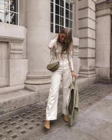 Topshop Crème Haut de Maille de Sinead sur l'Instagram account @sineadcrowe