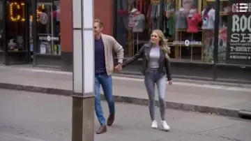 Swooner Ankle Zip Jeans usados por Kelsey W. en The Bachelor Temporada 24 Episodio 4