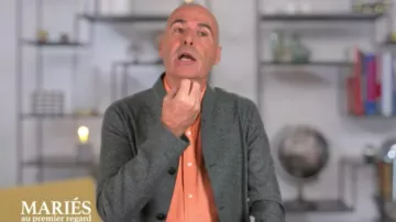 The bomber jacket bomber grey Pascal de Sutter (psychologist) in Married at first sight on the 27 January 2020 (Season 4)