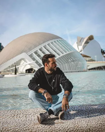 Les converses noires montantes de Mathieu Leglise sur le compte Instagram de @math_uwg