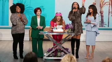 Alice + olivia Dy­lan High Waist Pants worn by Sharon Osbourne on The Talk January 6, 2020