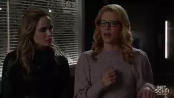 Pink Puffed Sleeve Sweater worn by Felicity Smoak (Emily Bett Rickards) in Arrow Season 8 Episode 10