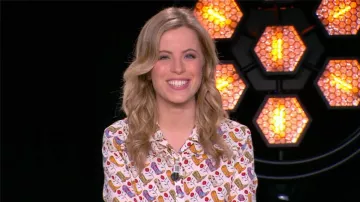 La robe chemise imprimée santiag Sandro de Pauline Sanzey dans Golf + Le mag le 28.01.2020