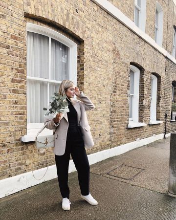 Zapatillas Blancas de Georgia Luisa Allegra Meramo en la cuenta de Instagram @glameramo