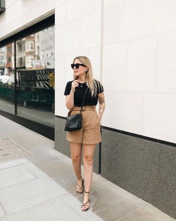 T-Shirt Black of Georgia Luisa Allegra Meramo on the Instagram account @glameramo