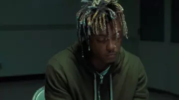 Olive green zip-up hoodie of Juice Wrld in Juice WRLD - Lean Wit Me (Official Music Video)