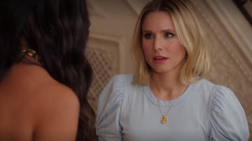 Le t-shirt bleu de Eleanor Shellstrop (Kristen Bell) dans The Good Place (S04E13)