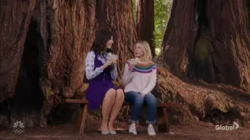 Le pull coloré de Eleanor Shellstrop (Kristen Bell) dans The Good Place (S04E13)