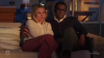 La chemise étoilée de Eleanor Shellstrop (Kristen Bell) dans The Good Place (S04E13)