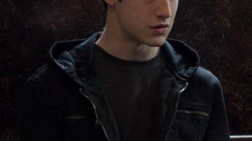 13 Reasons Why Clay Jensen (Dylan Minnette) Jacket (S02E02)