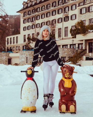 Jegging de mezclilla de Victoria en la cuenta de Instagram @inthefrow