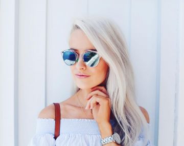 Tularosa Haut Blanc de Victoria sur l'Instagram account @inthefrow