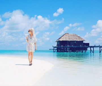Beach Shirtdress of Victoria en la cuenta de Instagram @inthefrow