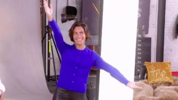 Le cardigan en cachemire violet de Alessandra Sublet dans Stars à nu le 31.01.2020