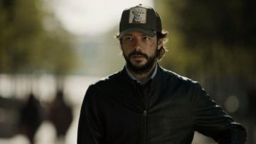 Cap deer El Profesor (Álvaro Dead) in the series " la casa de papel (S01E09)
